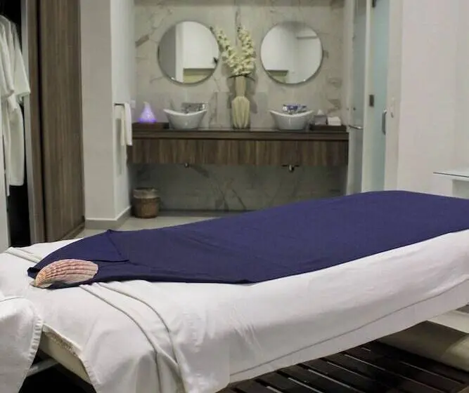 ホテル Sunvivia by Fiesta Americana Mazatlán