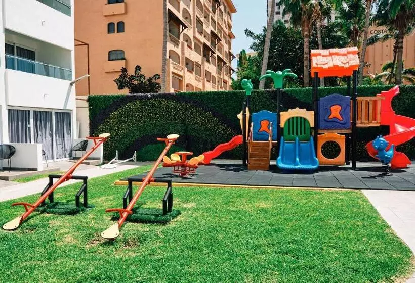 בית מלון כפרי The Inn At Mazatlan