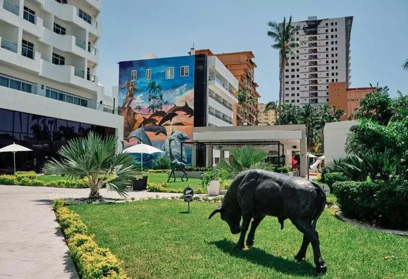 בית מלון כפרי The Inn At Mazatlan