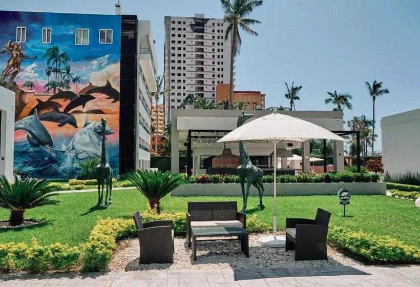 בית מלון כפרי The Inn At Mazatlan