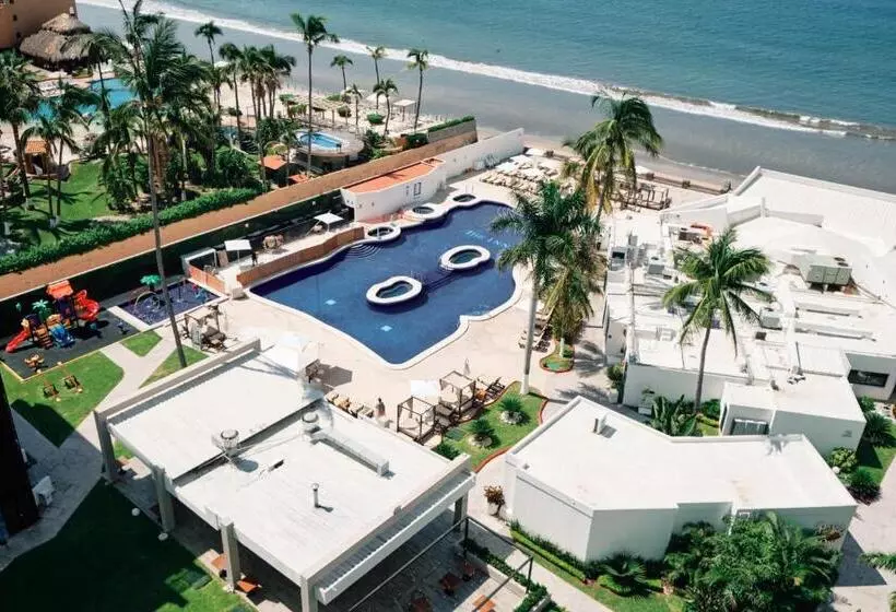 בית מלון כפרי The Inn At Mazatlan