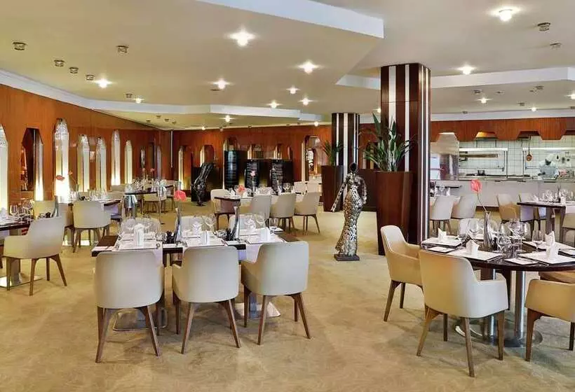 Отель Transcorp Hilton Abuja