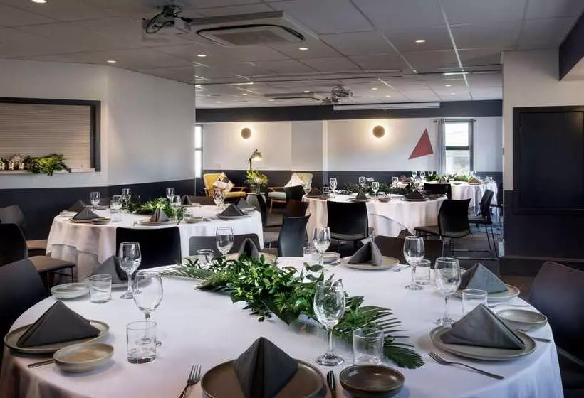 בית מלון כפרי Atura Wellington