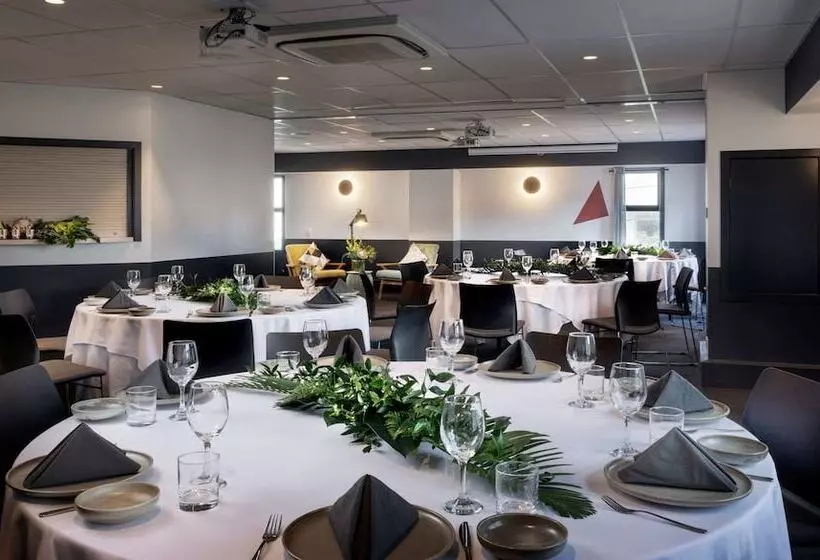 בית מלון כפרי Atura Wellington