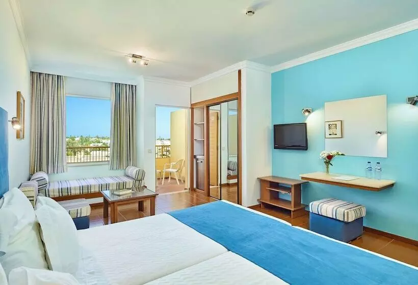 Отель Baia Cristal Beach & Spa Resort