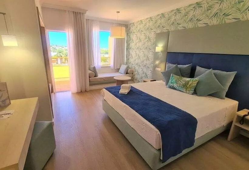 Отель Baia Cristal Beach & Spa Resort