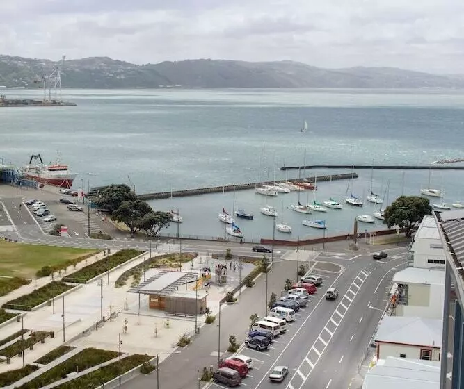 Отель Bay Plaza