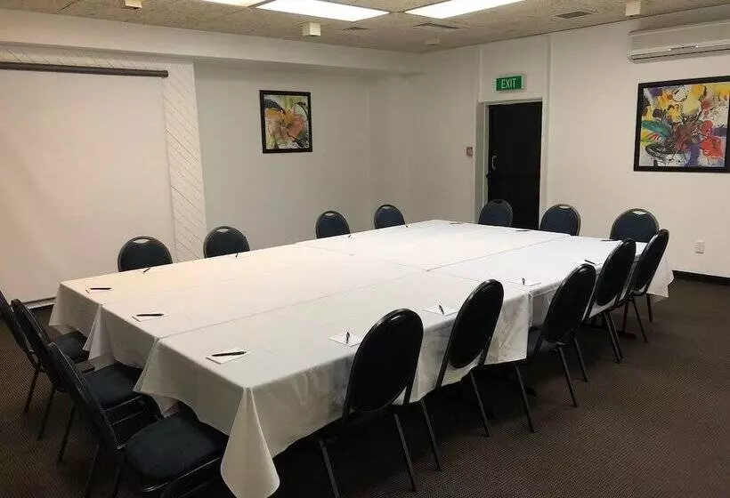 Отель Bay Plaza