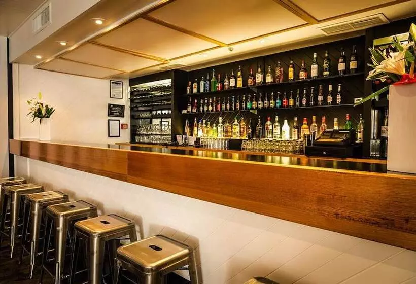 Отель Bay Plaza