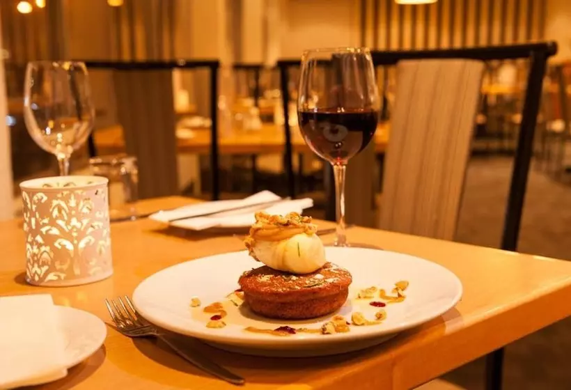 Отель Bay Plaza