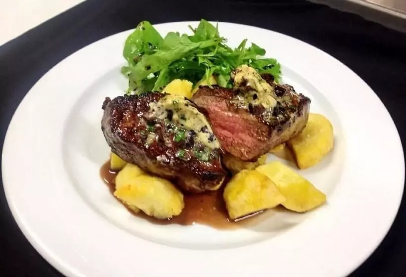 Отель Bay Plaza