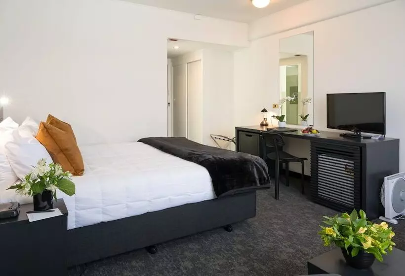 Отель Bay Plaza