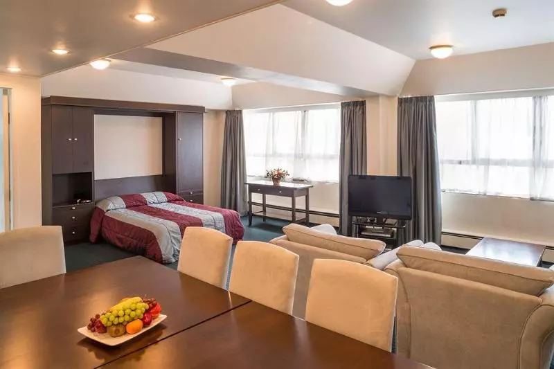 Отель Bay Plaza