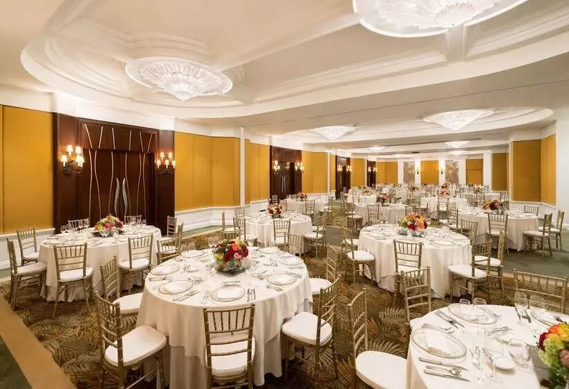 فندق Edsa Shangrila, Manila