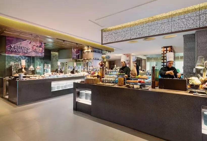 فندق Edsa Shangrila, Manila