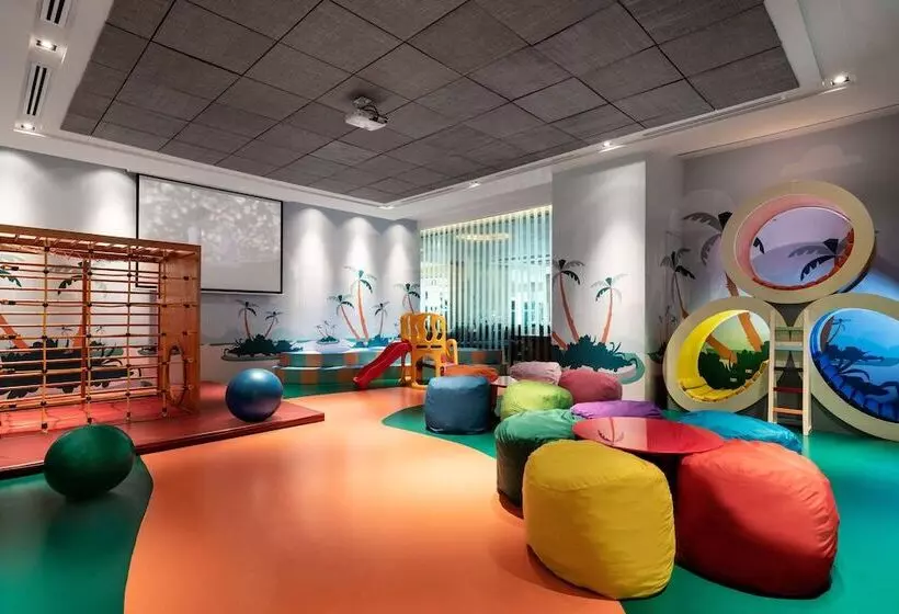 فندق Edsa Shangrila, Manila