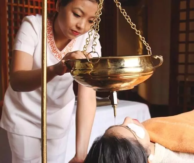 فندق Edsa Shangrila, Manila