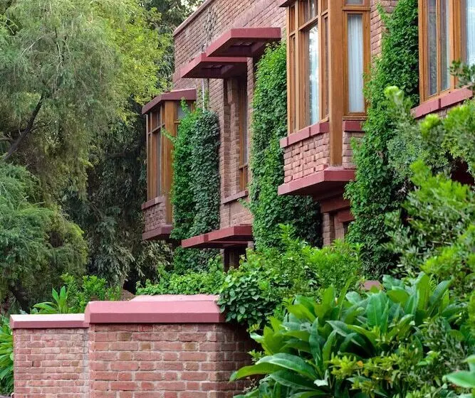 هتل Faisalabad Serena