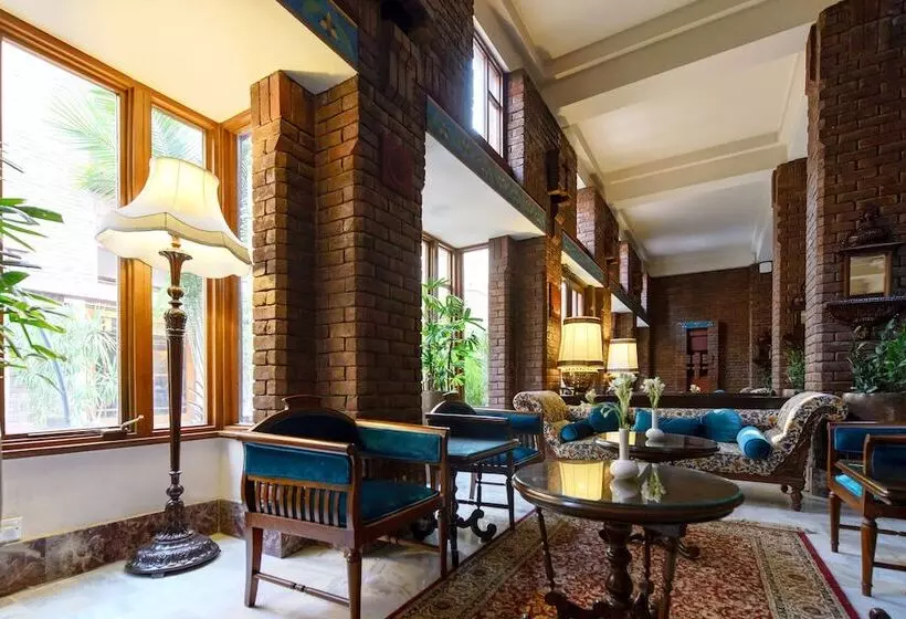 هتل Faisalabad Serena