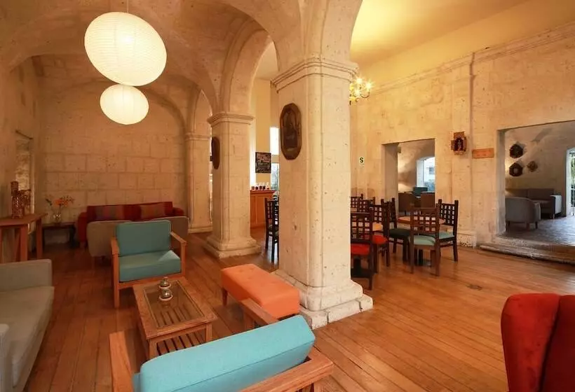 فندق San Agustin Posada Del Monasterio