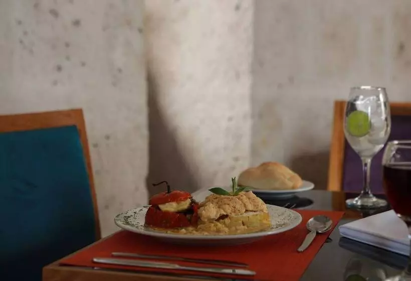 فندق San Agustin Posada Del Monasterio