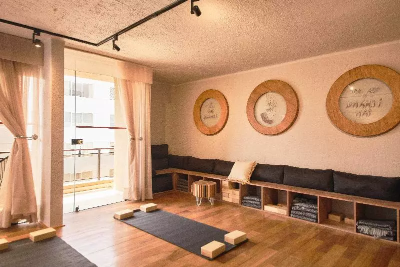 فندق Naia Miraflores Lima  Formerly Selina Miraflores Lima