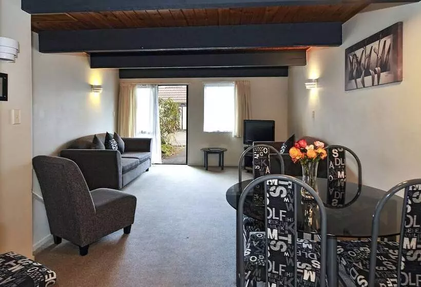 호텔 Wylie Court Motor Lodge