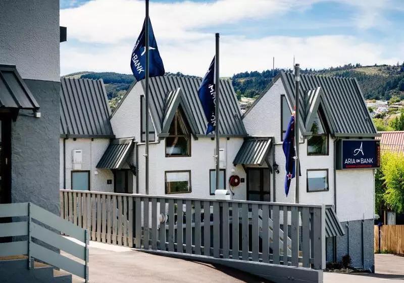 فندق على الطريق Aria on Bank