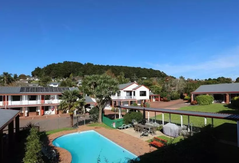 فندق على الطريق BK's Counties Motor Lodge