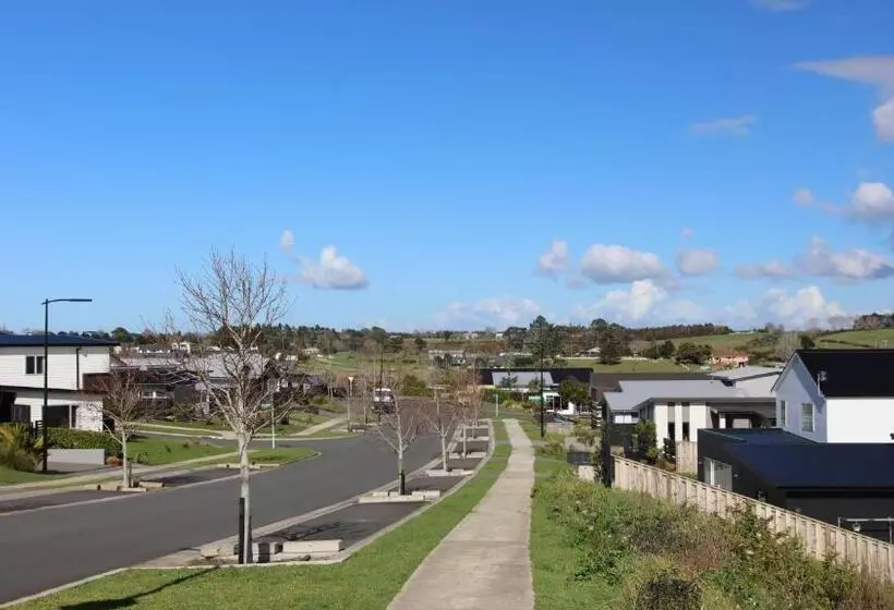 فندق على الطريق BK's Counties Motor Lodge