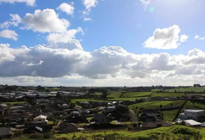 فندق على الطريق BK's Counties Motor Lodge