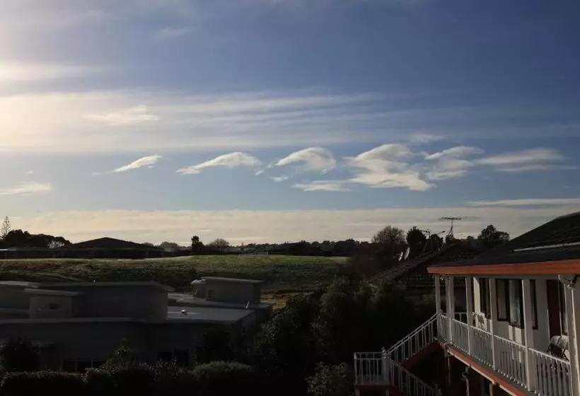 فندق على الطريق BK's Counties Motor Lodge