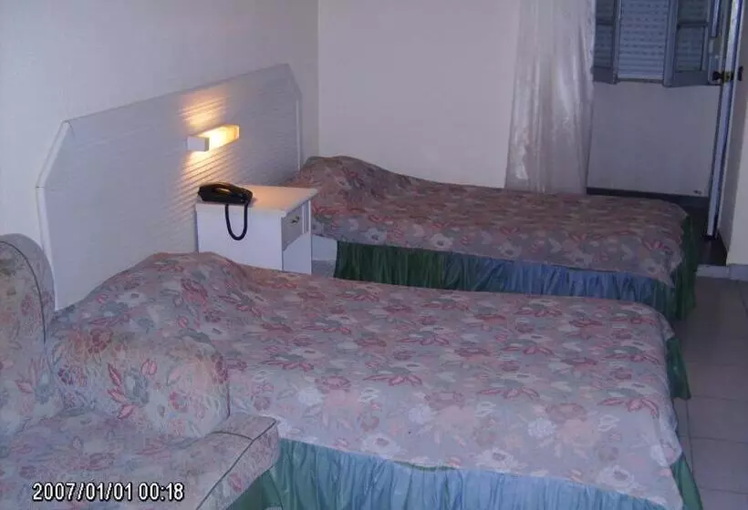 住所  Olhos Pretos