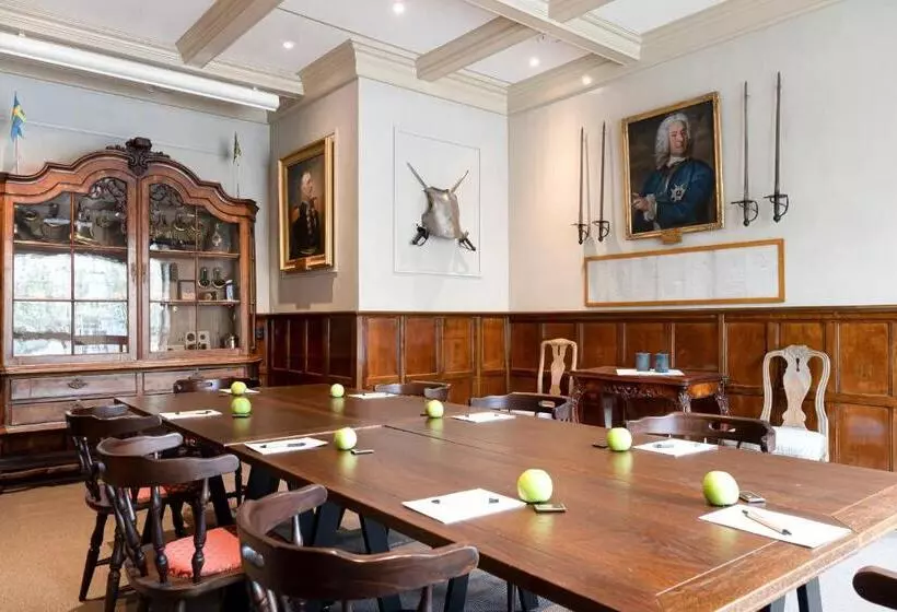 Отель Bishops Arms Strangnas