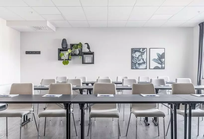 בית מלון כפרי Riviera Strand