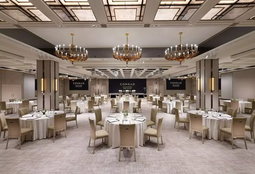 هتل Conrad Singapore Orchard