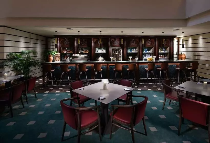 هتل Conrad Singapore Orchard