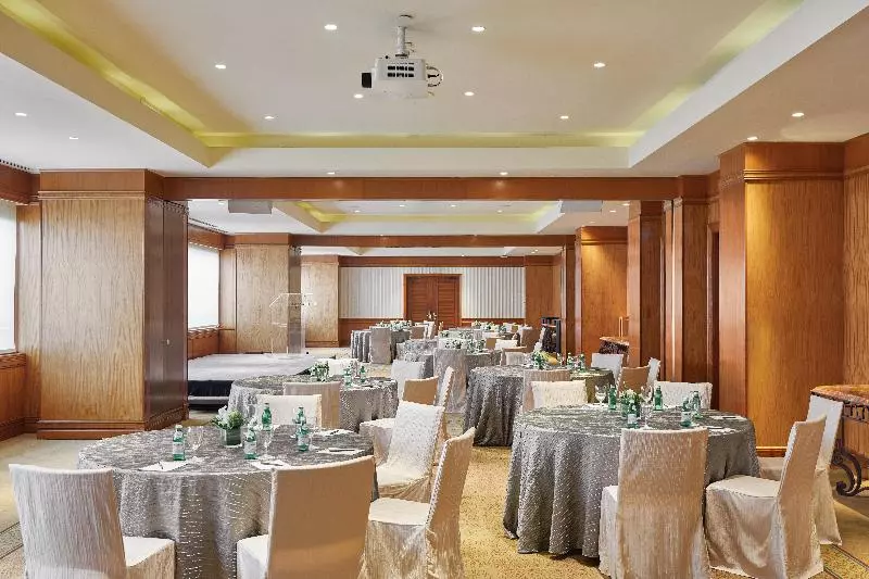 هتل Conrad Singapore Orchard