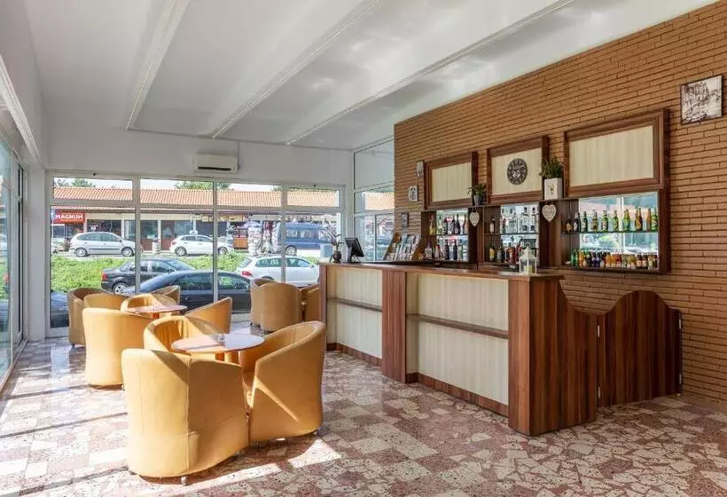 فندق Siret Saturn