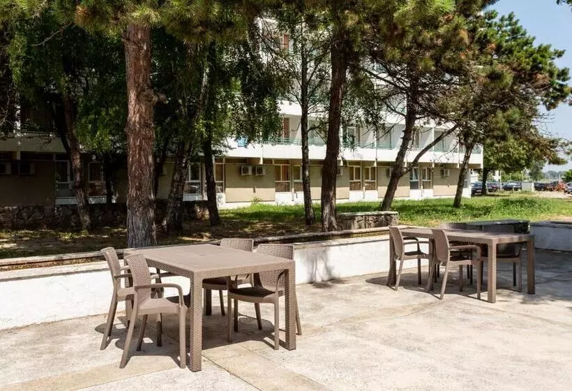 فندق Siret Saturn