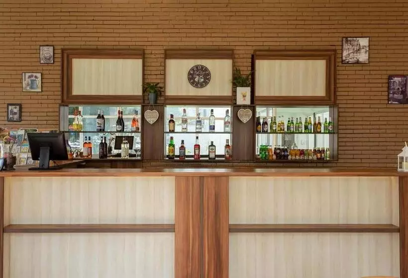 فندق Siret Saturn