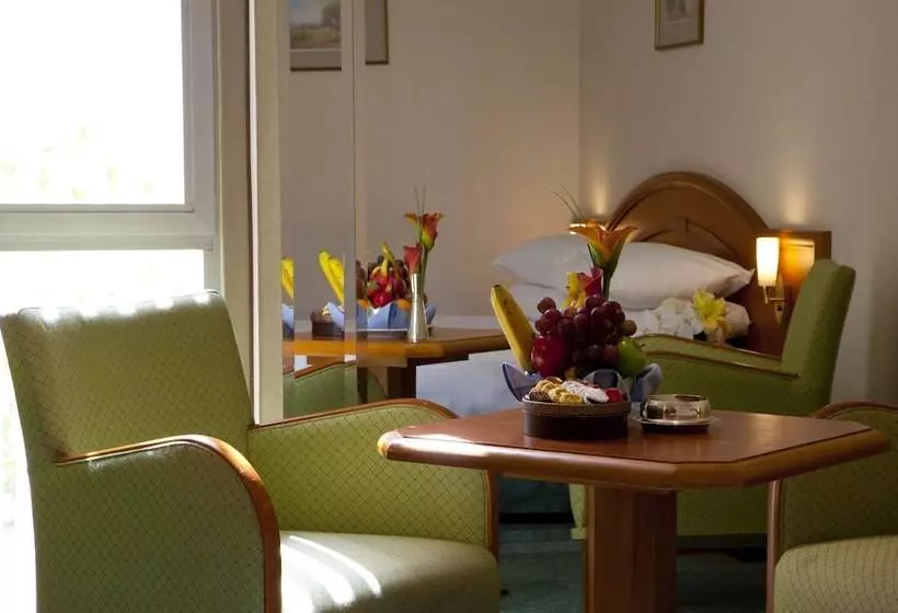 Отель Al Khozama