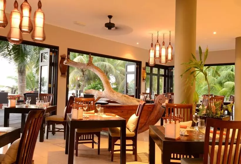 هتل Doubletree By Hilton Seychelles Allamanda Resort & Spa