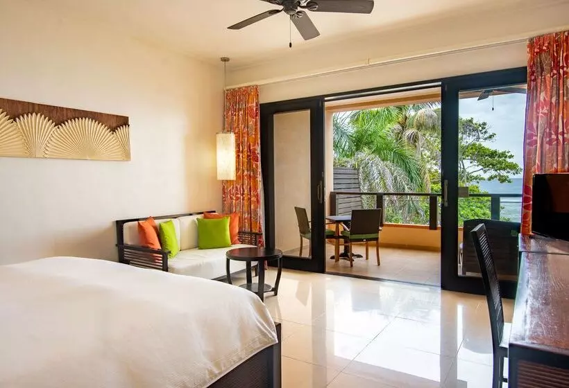 هتل Doubletree By Hilton Seychelles Allamanda Resort & Spa