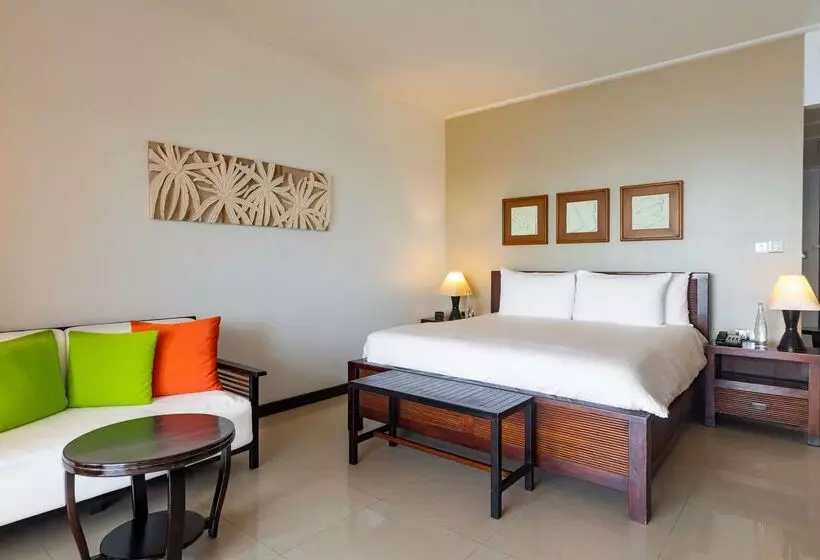 هتل Doubletree By Hilton Seychelles Allamanda Resort & Spa