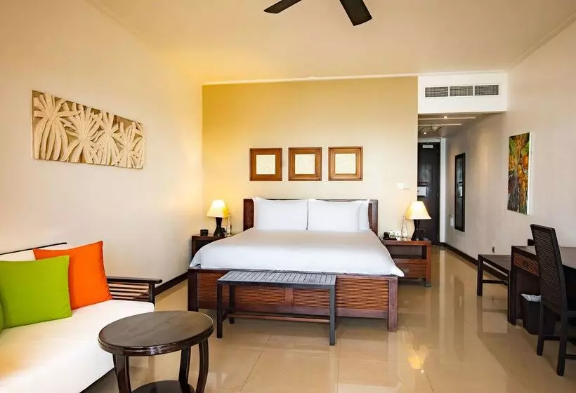 هتل Doubletree By Hilton Seychelles Allamanda Resort & Spa