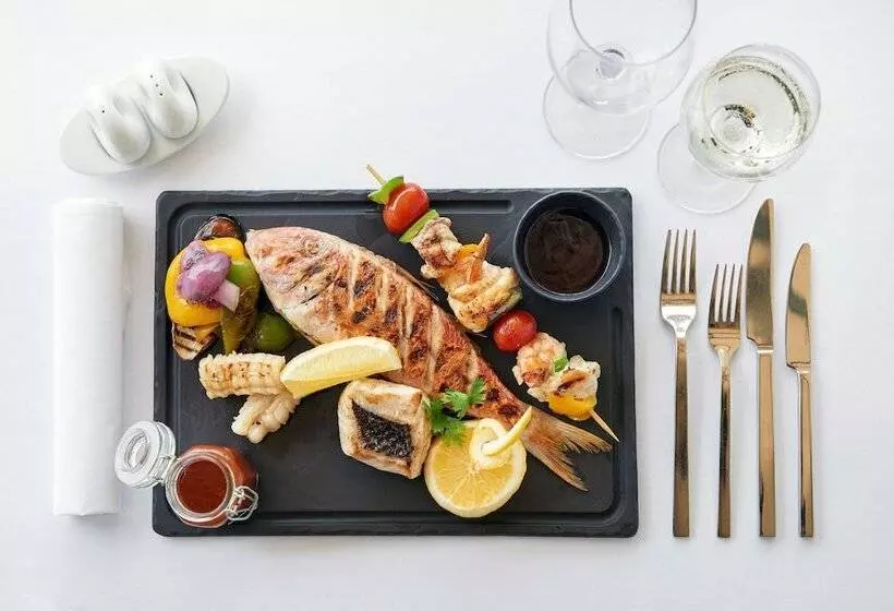 هتل Doubletree By Hilton Seychelles Allamanda Resort & Spa