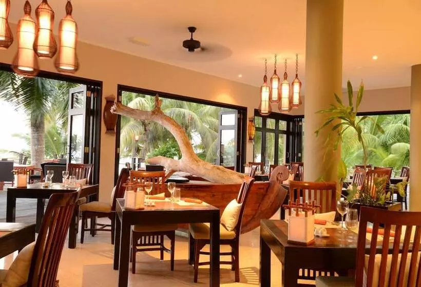 هتل Doubletree By Hilton Seychelles Allamanda Resort & Spa