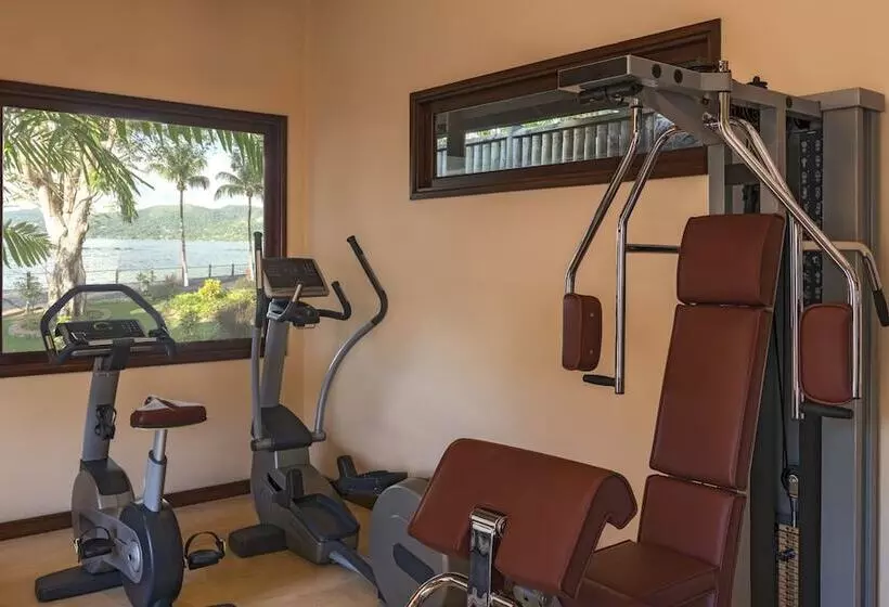 هتل Fisherman S Cove Resort