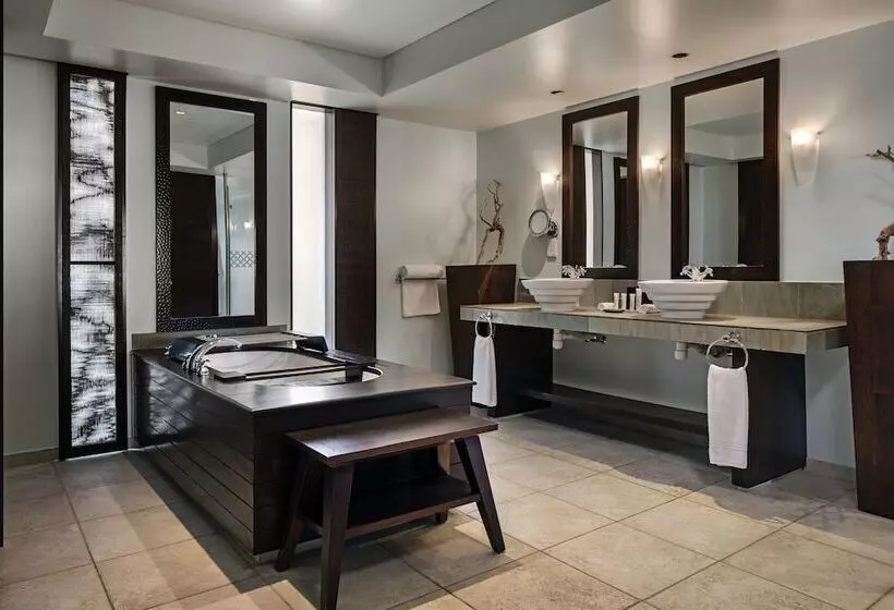 هتل Fisherman S Cove Resort